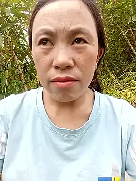 Snapshot of lyuyenkk chatting on 10-02-25, 07:37 lyuyenkk online show from 10-02-25, 07:37