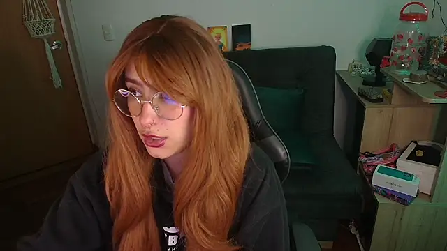 Miacatsito3 online show from 11-14-25, 04:44