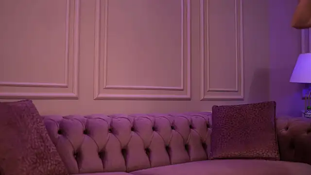 Snapshot of KatieHayes chatting on 11-02-25, 07:05 KatieHayes online show from 11-02-25, 07:05