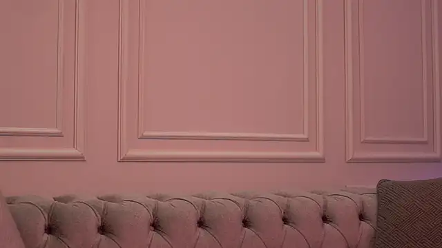 Snapshot of KatieHayes chatting on 11-25-25, 06:41 KatieHayes online show from 11-25-25, 06:41