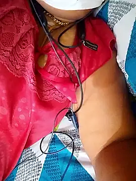 Snapshot of TAMI_KAYAL chatting on 12-17-25, 09:04 TAMI KAYAL online show from 12-17-25, 09:04