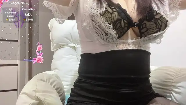 janequeen online show from 04-17-26, 03:04