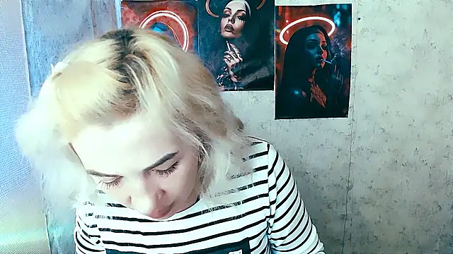 EmmaCat  online show from 11-01-25, 07:32