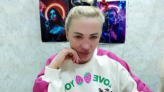 EmmaCat  online show from 02-24-26, 06:11