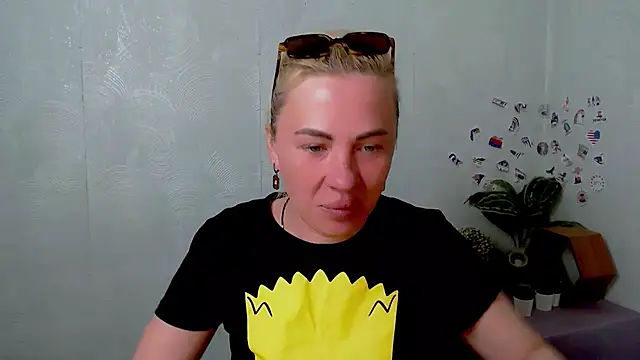 EmmaCat  online show from 05-05-26, 04:20