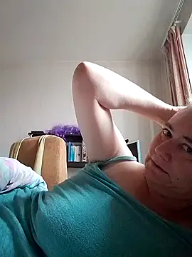 Snapshot of goodstyle chatting on 10-09-25, 07:28 goodstyle online show from 10-09-25, 07:28