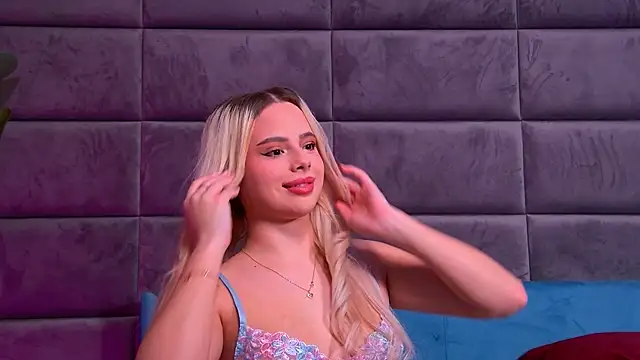 YssabelFox online show from 12-19-25, 02:46