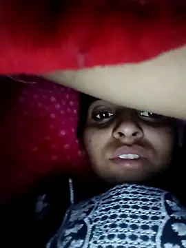 Snapshot of Saloni-Gupta chatting on 12-21-25, 09:33 Saloni-Gupta online show from 12-21-25, 09:33