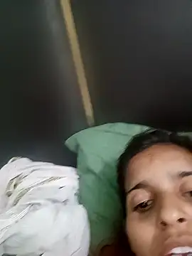 Snapshot of Saloni-Gupta chatting on 03-23-26, 08:46 Saloni-Gupta online show from 03-23-26, 08:46