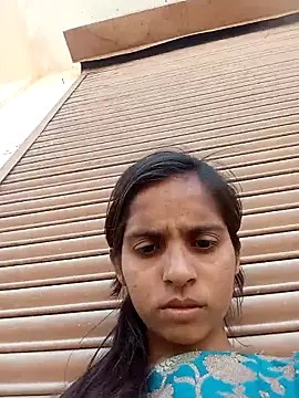 Snapshot of Saloni-Gupta chatting on 03-28-26, 09:31 Saloni-Gupta online show from 03-28-26, 09:31