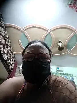 Snapshot of thehotlady chatting on 10-03-25, 05:37 thehotlady online show from 10-03-25, 05:37