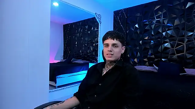 Declan-Fox online show from 10-22-25, 04:46