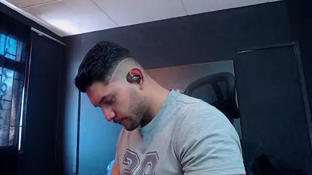 RichardMilleer online show from 02-10-26, 01:48