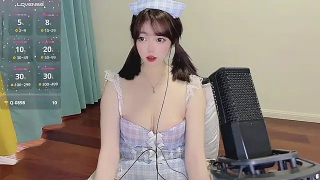 Lucky Cici online show from 12-21-25, 12:18