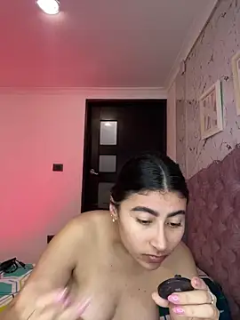 Isabella Montoya online show from 10-26-25, 04:46