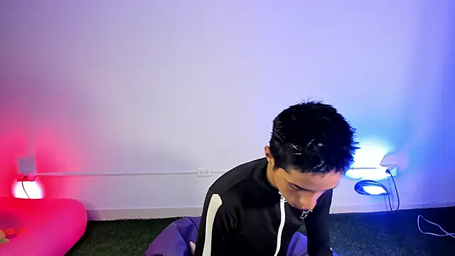 Snapshot of EstivenSallas chatting on 09-17-25, 07:37 EstivenSallas online show from 09-17-25, 07:37