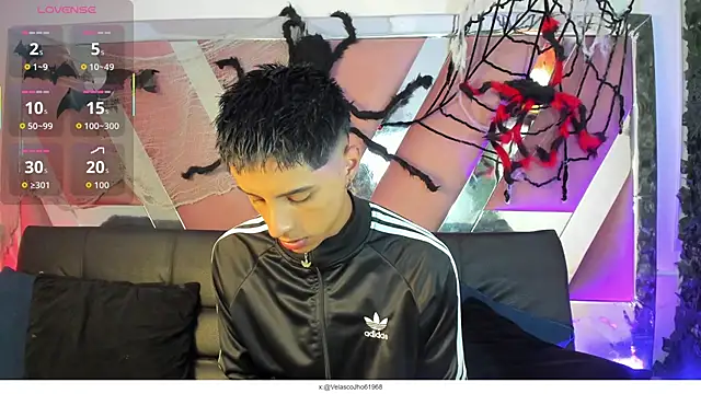 Snapshot of EstivenSallas chatting on 10-08-25, 07:33 EstivenSallas online show from 10-08-25, 07:33