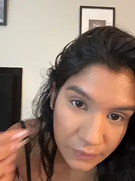 Lyria Diamond online show from 10-26-25, 08:15