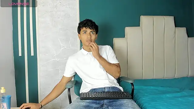 Snapshot of Jaycob_Black1 chatting on 10-08-25, 12:03 Jaycob Black1 online show from 10-08-25, 12:03