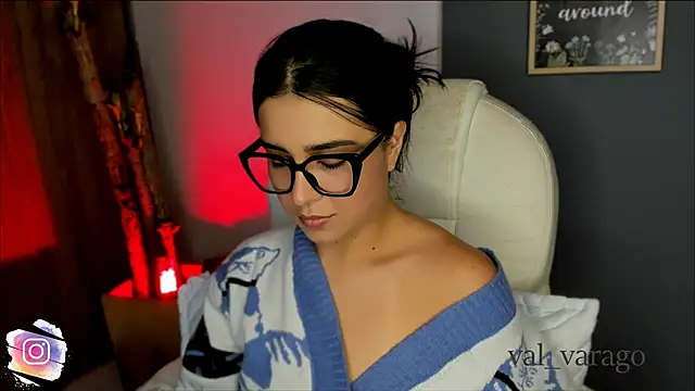 Snapshot of val_varago chatting on 11-01-25, 05:31 val varago online show from 11-01-25, 05:31