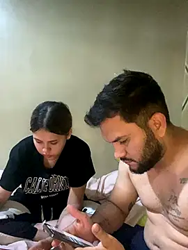 Snapshot of coupleyys chatting on 10-25-25, 03:03 coupleyys online show from 10-25-25, 03:03