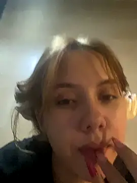 coupleyys online show from 12-20-25, 03:46