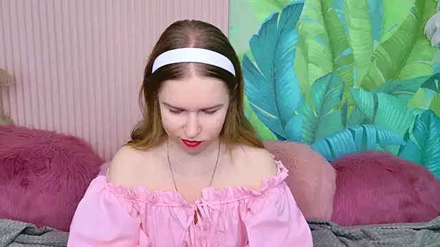 Snapshot of Alida_Brice chatting on 02-14-26, 05:48 Alida Brice online show from 02-14-26, 05:48