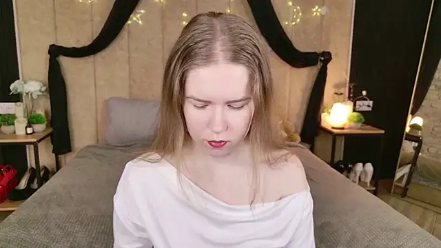 Snapshot of Alida_Brice chatting on 03-16-26, 05:44 Alida Brice online show from 03-16-26, 05:44