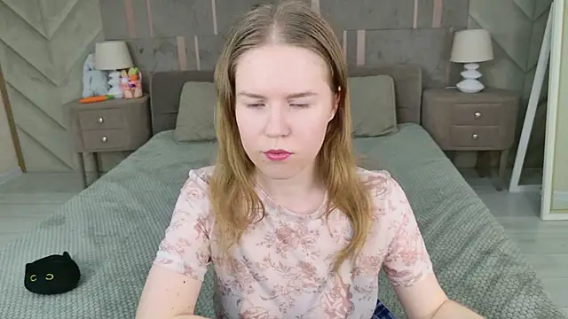 Snapshot of Alida_Brice chatting on 04-11-26, 07:45 Alida Brice online show from 04-11-26, 07:45