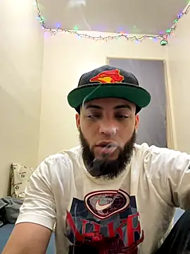 LeoPR00 online show from 12-14-25, 01:33