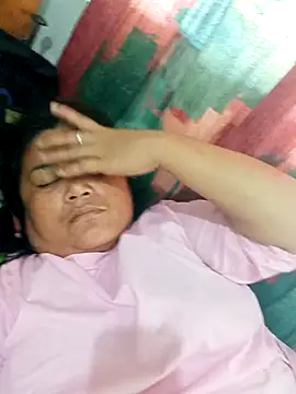 Snapshot of slutty_pinay12 chatting on 12-15-25, 04:39 slutty pinay12 online show from 12-15-25, 04:39