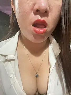 Snapshot of Luna-ass chatting on 11-08-25, 01:17 Luna-ass online show from 11-08-25, 01:17