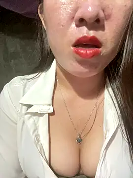 Snapshot of Luna-ass chatting on 11-11-25, 12:16 Luna-ass online show from 11-11-25, 12:16