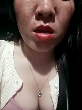 Snapshot of Luna-ass chatting on 11-22-25, 12:37 Luna-ass online show from 11-22-25, 12:37