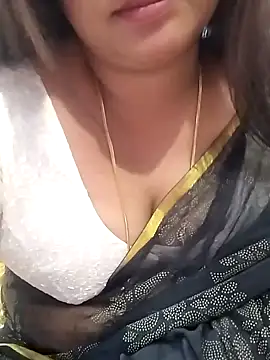 Snapshot of Tamil_Kayal_kutty chatting on 09-14-25, 06:07 Tamil Kayal kutty online show from 09-14-25, 06:07