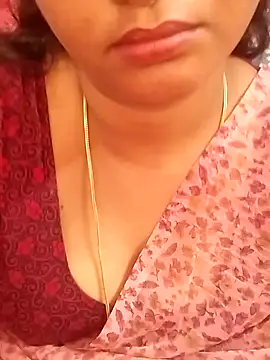 Snapshot of Tamil_Kayal_kutty chatting on 09-15-25, 06:35 Tamil Kayal kutty online show from 09-15-25, 06:35