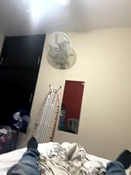 dannybs05 online show from 10-17-25, 05:43