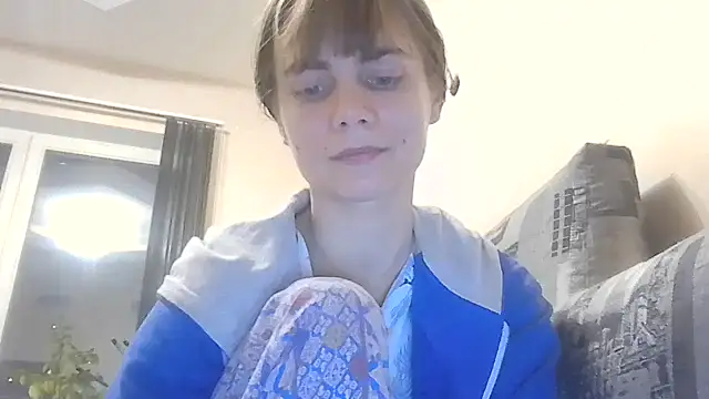 Snapshot of Loriven chatting on 11-04-25, 06:40 Loriven online show from 11-04-25, 06:40