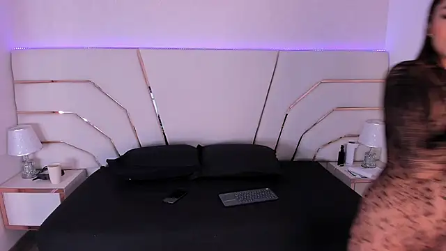 Kendall Evanss online show from 12-23-25, 03:48