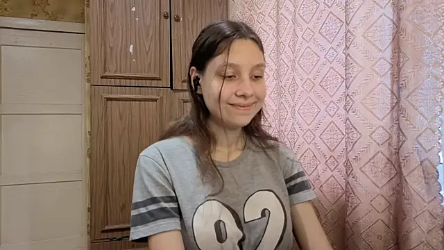 QutieDaSweet online show from 11-14-25, 08:13