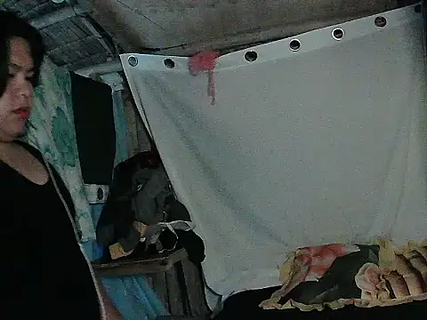 Snapshot of Huntrix2025 chatting on 04-15-26, 01:18 Huntrix2025 online show from 04-15-26, 01:18