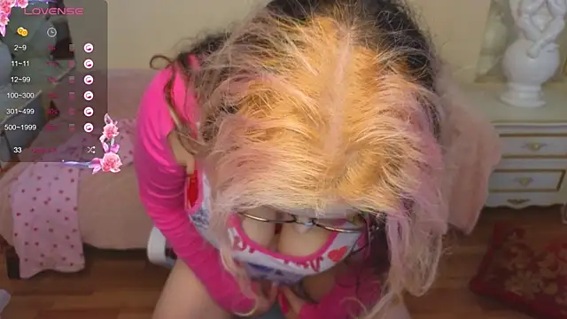 JuicyLullu online show from 09-21-25, 11:45