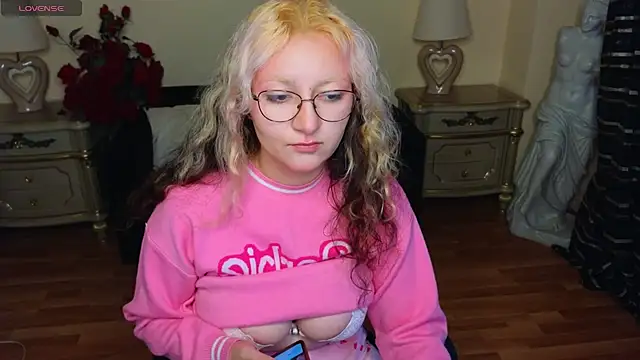 JuicyLullu online show from 09-22-25, 04:14