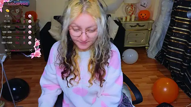 JuicyLullu online show from 10-20-25, 04:24