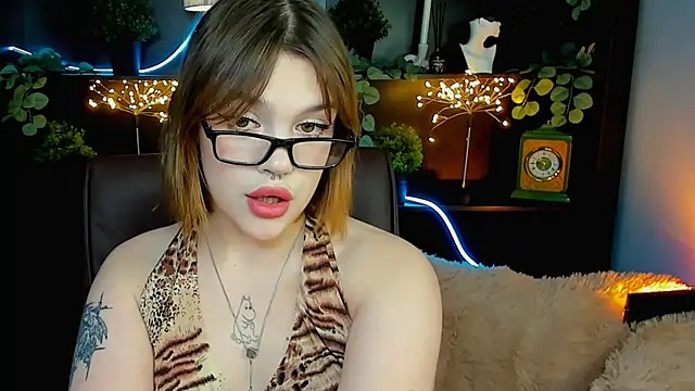 Snapshot of KiraRid chatting on 11-01-25, 04:53 KiraRid online show from 11-01-25, 04:53