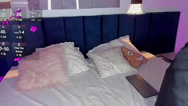 SharonLovee online show from 11-29-25, 11:41