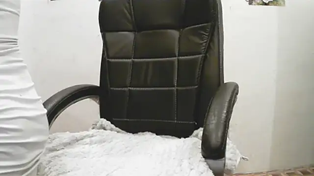 Snapshot of short_girl_ chatting on 07-30-26, 04:39 short girl online show from 07-30-26, 04:39