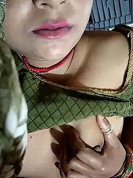Snapshot of monarani5986 chatting on 12-21-25, 04:25 monarani5986 online show from 12-21-25, 04:25