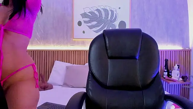 Coco-balenciaga online show from 09-22-25, 11:34