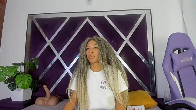 angelkyraasm online show from 04-10-26, 01:05